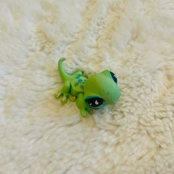 Gecko 751 | Littlest Pet Shop Collectible - Picture 1 of 3